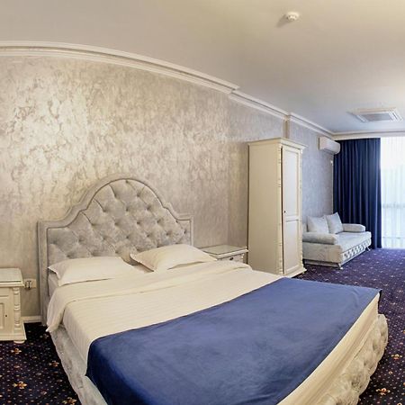 Hotel Central 슬로보지아 외부 사진
